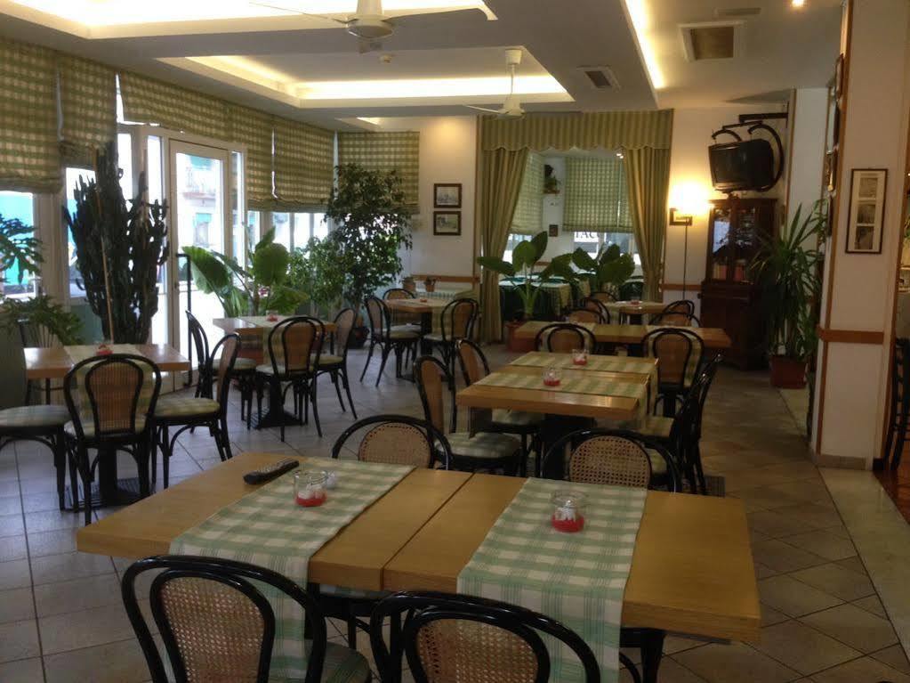 佐狄亚科酒店 利多迪迪耶索洛 外观 照片